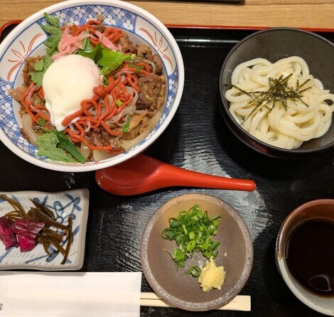 りろかる中央広場